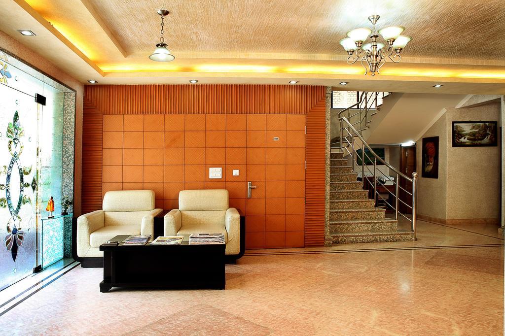 Indira International Inn New Delhi Exterior foto