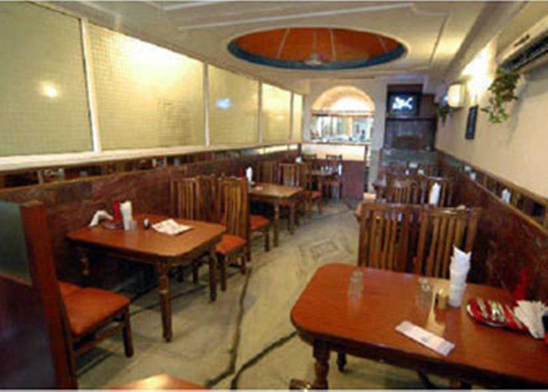 Indira International Inn New Delhi Exterior foto
