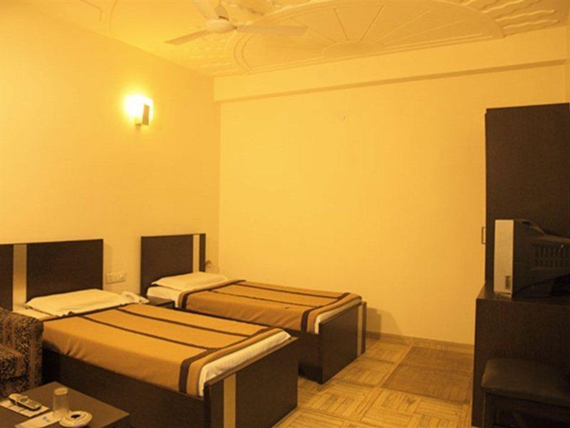 Indira International Inn New Delhi Exterior foto