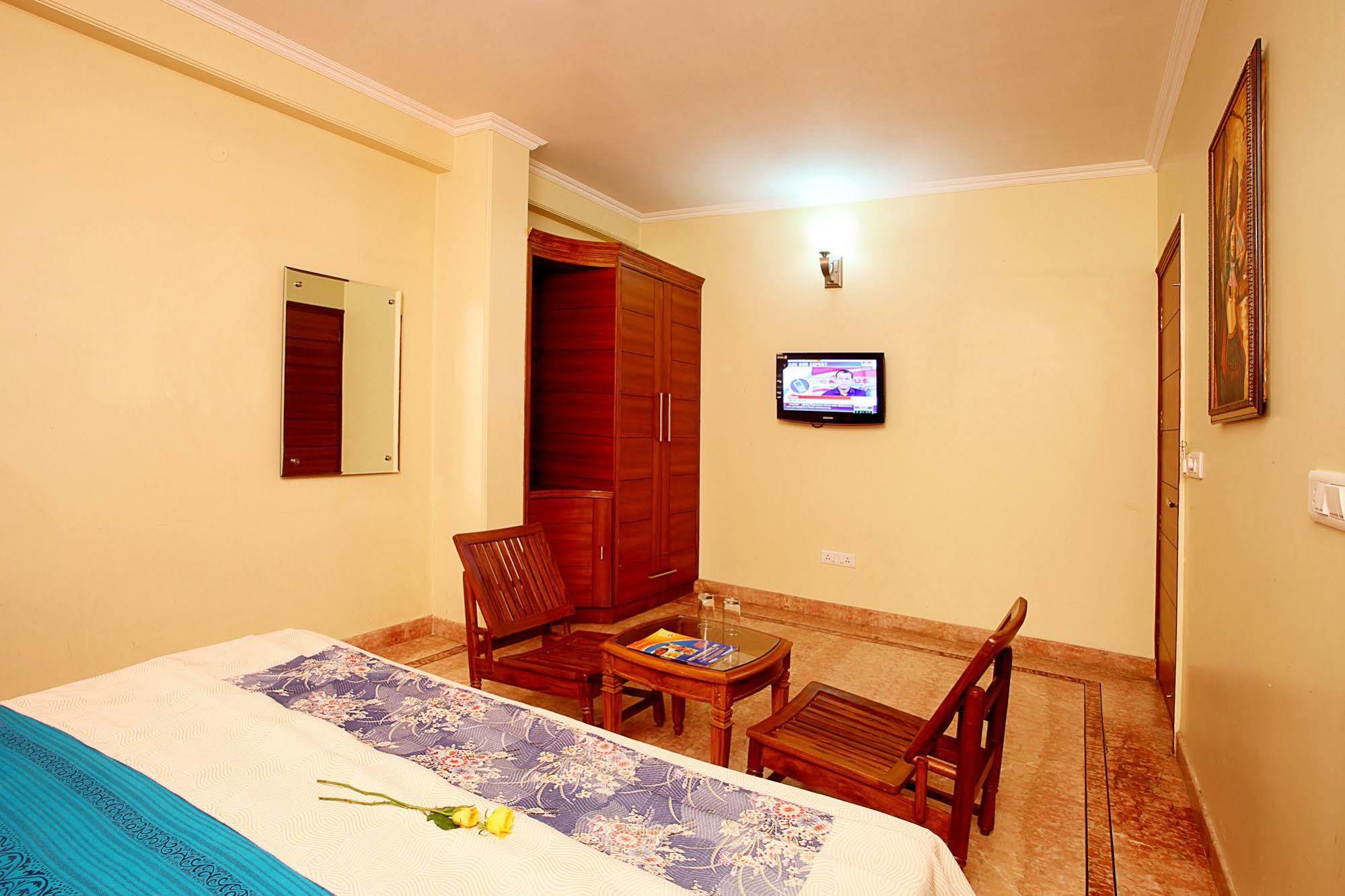 Indira International Inn New Delhi Exterior foto