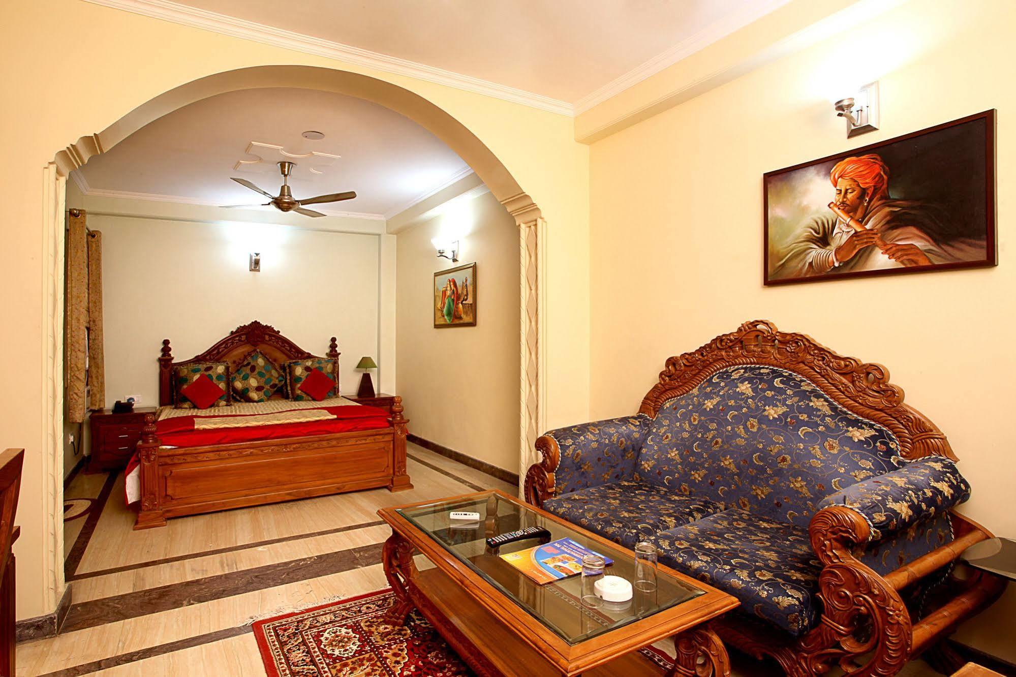 Indira International Inn New Delhi Exterior foto